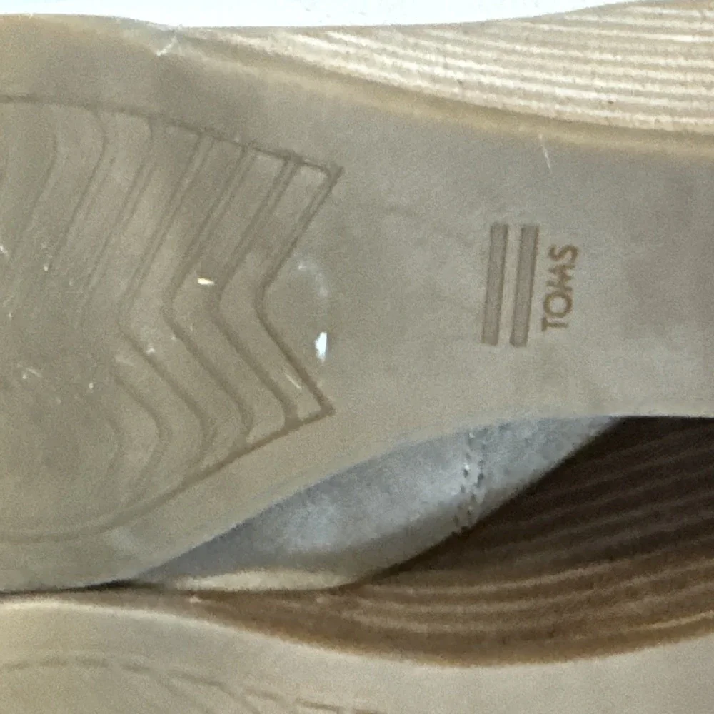 TOMS Women's Sadie Wedge Bootie Almond Shape Toe Oatmeal Suede Side Zip 6